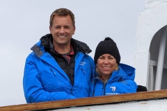 Canada, Nunavut - Baffin Island, Icy Arm Fjord - Helpful couple