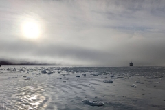 Nunavut, Devon Island - Lancaster Sound, Croker Bay - Ocean Endeavour