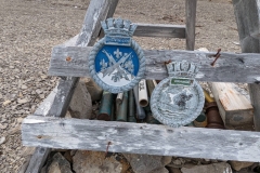 Nunavut, Beechey Island - Northumberland House - Crests of Visiting Ships