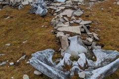 Nunavut, Port Leopold - Entrance facing inland ?? - Apparently, there  used to be water  in front of  entrance