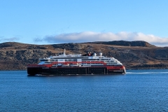 Nunavut, Bellot Strait - Passing Ship